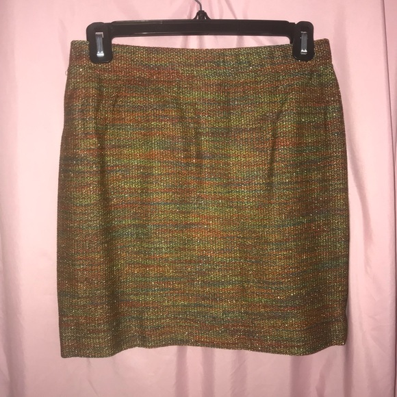 Size 4 St. John skirt! - Picture 1 of 2